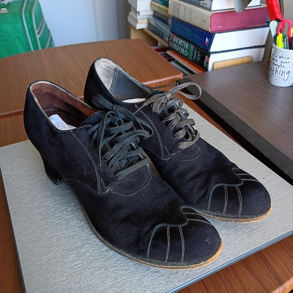Authentic Original Vintage Style Shoes - 1940's Original Ladies Oxfords
